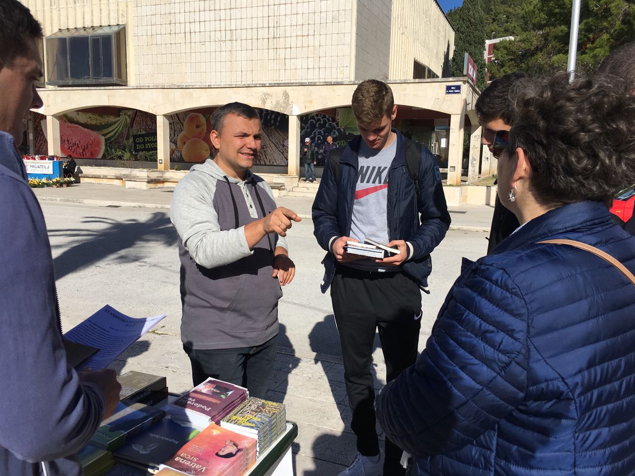 Голос надії. Історія місії